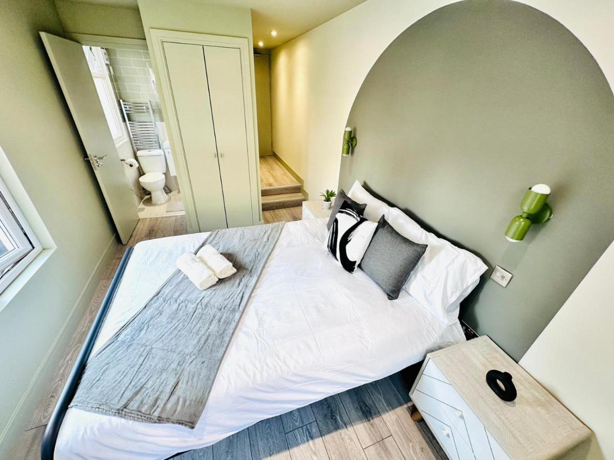 London Boutique Ensuite Room Like Hotel ภายนอก รูปภาพ