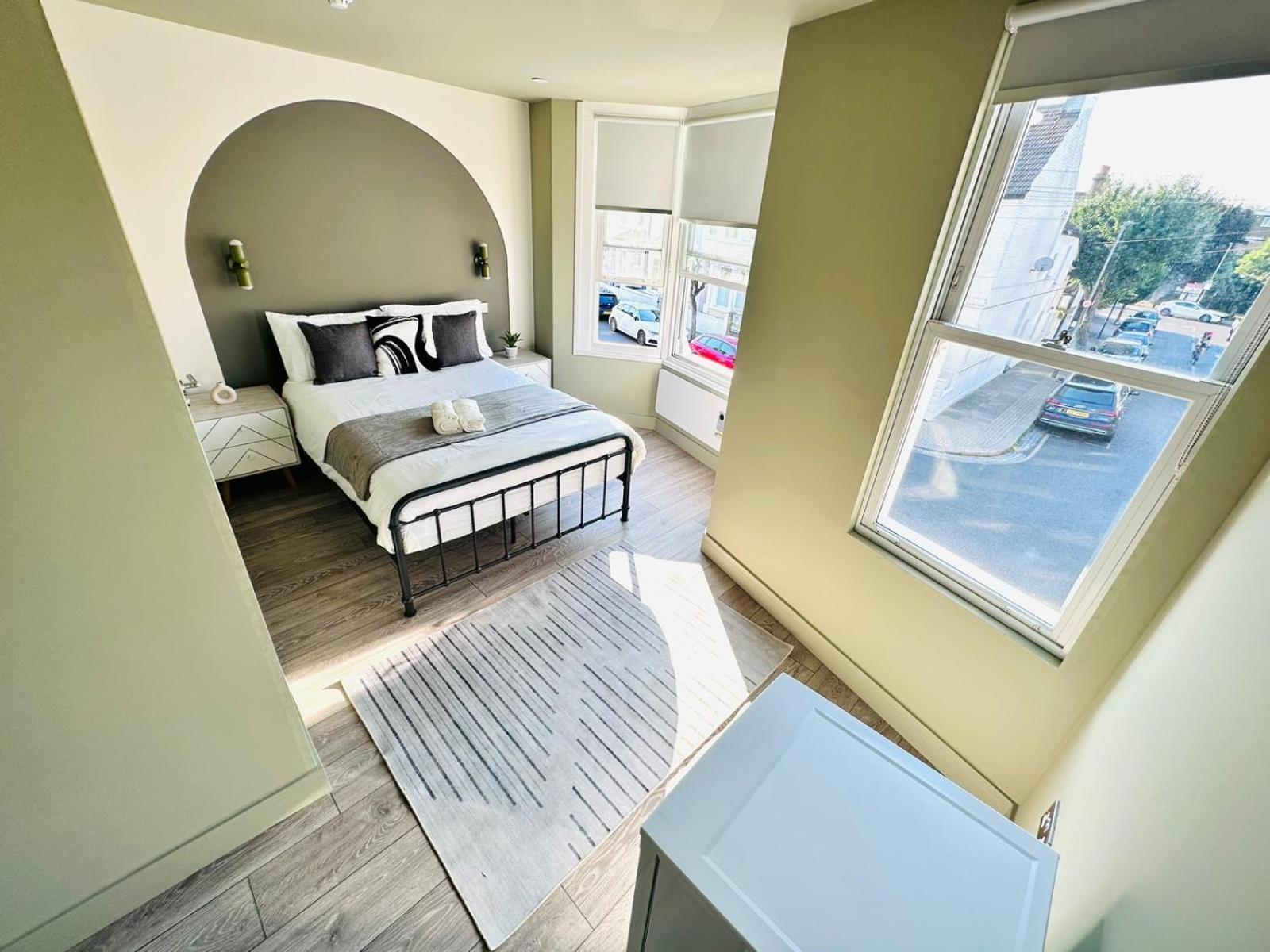 London Boutique Ensuite Room Like Hotel ภายนอก รูปภาพ