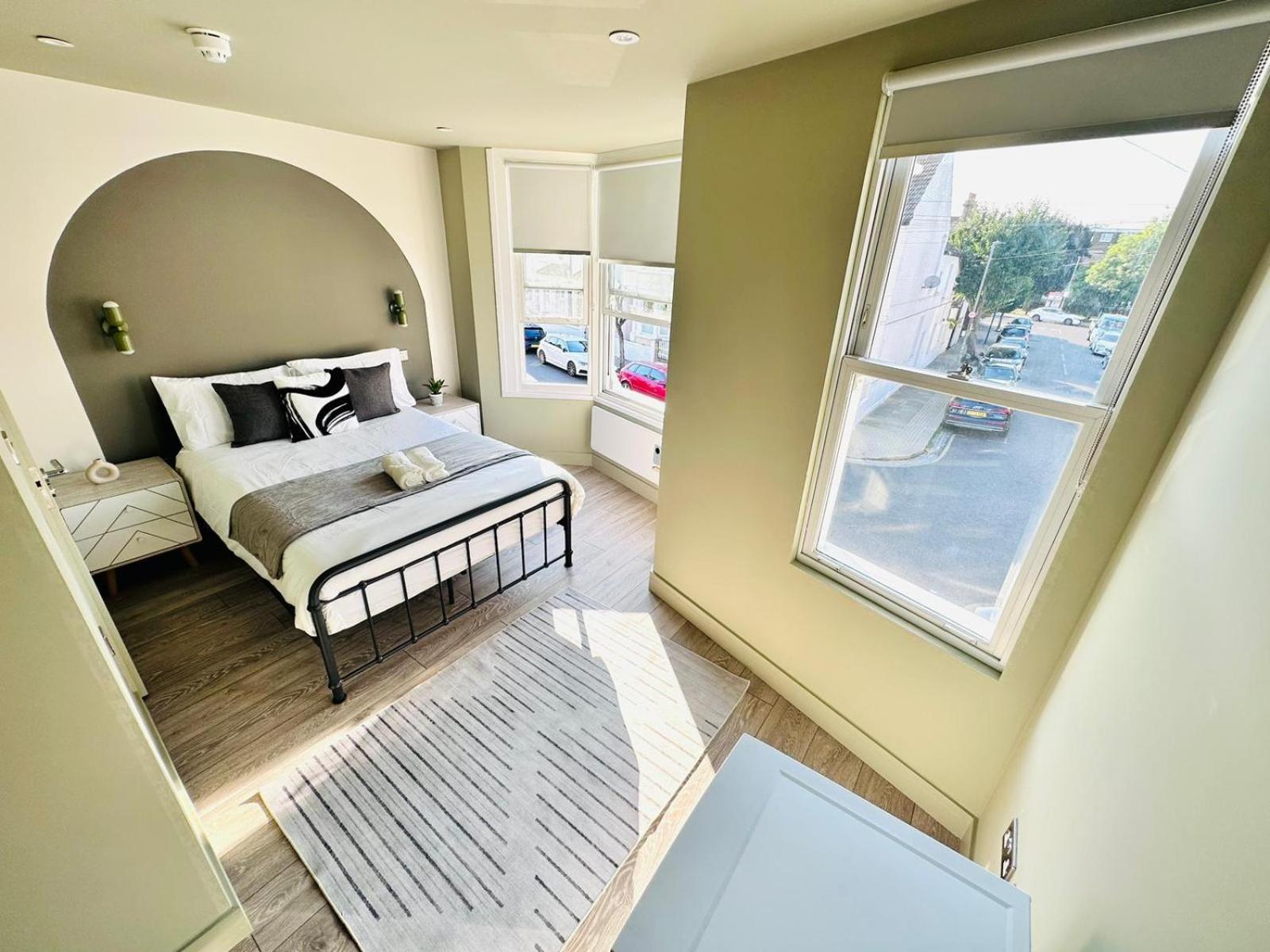 London Boutique Ensuite Room Like Hotel ภายนอก รูปภาพ