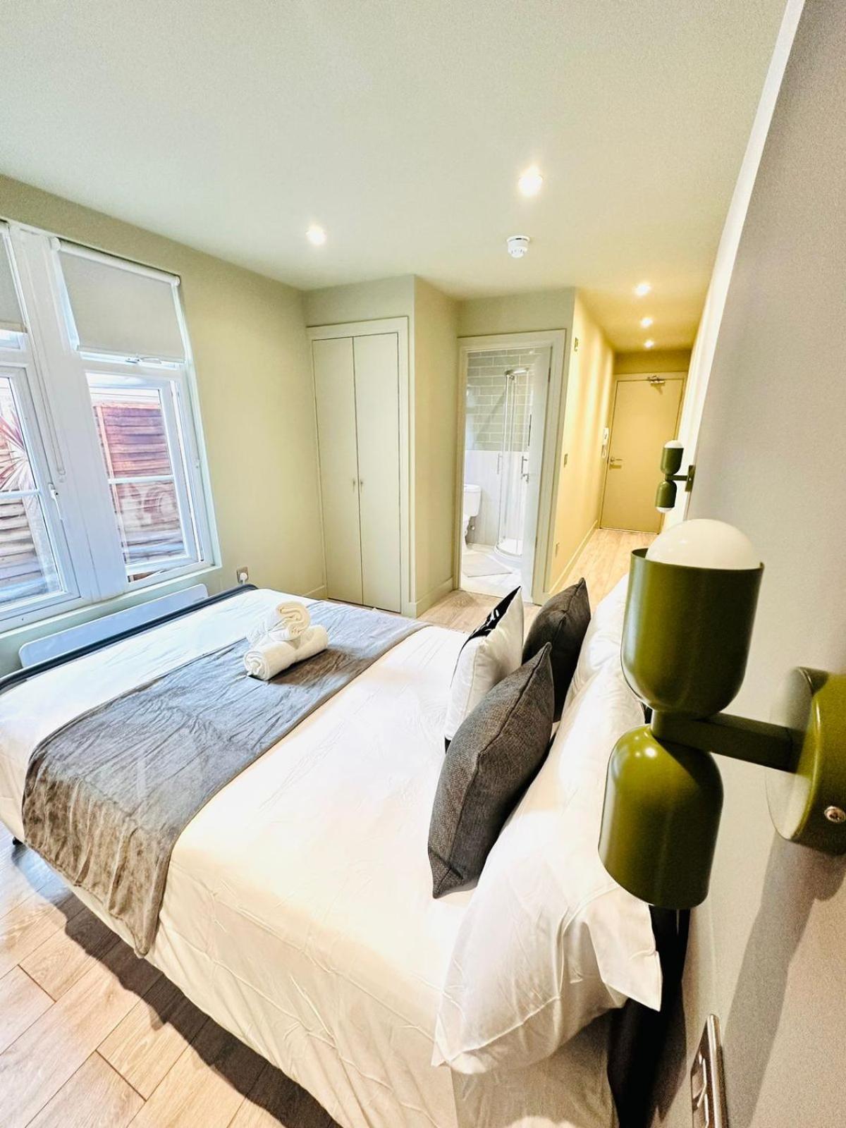 London Boutique Ensuite Room Like Hotel ภายนอก รูปภาพ