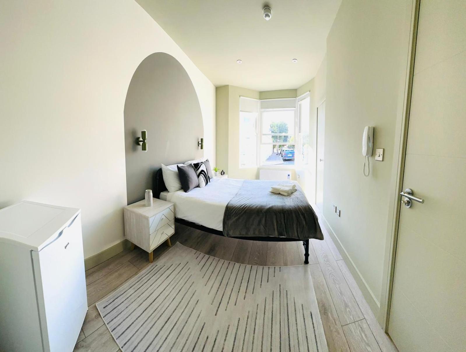 London Boutique Ensuite Room Like Hotel ภายนอก รูปภาพ