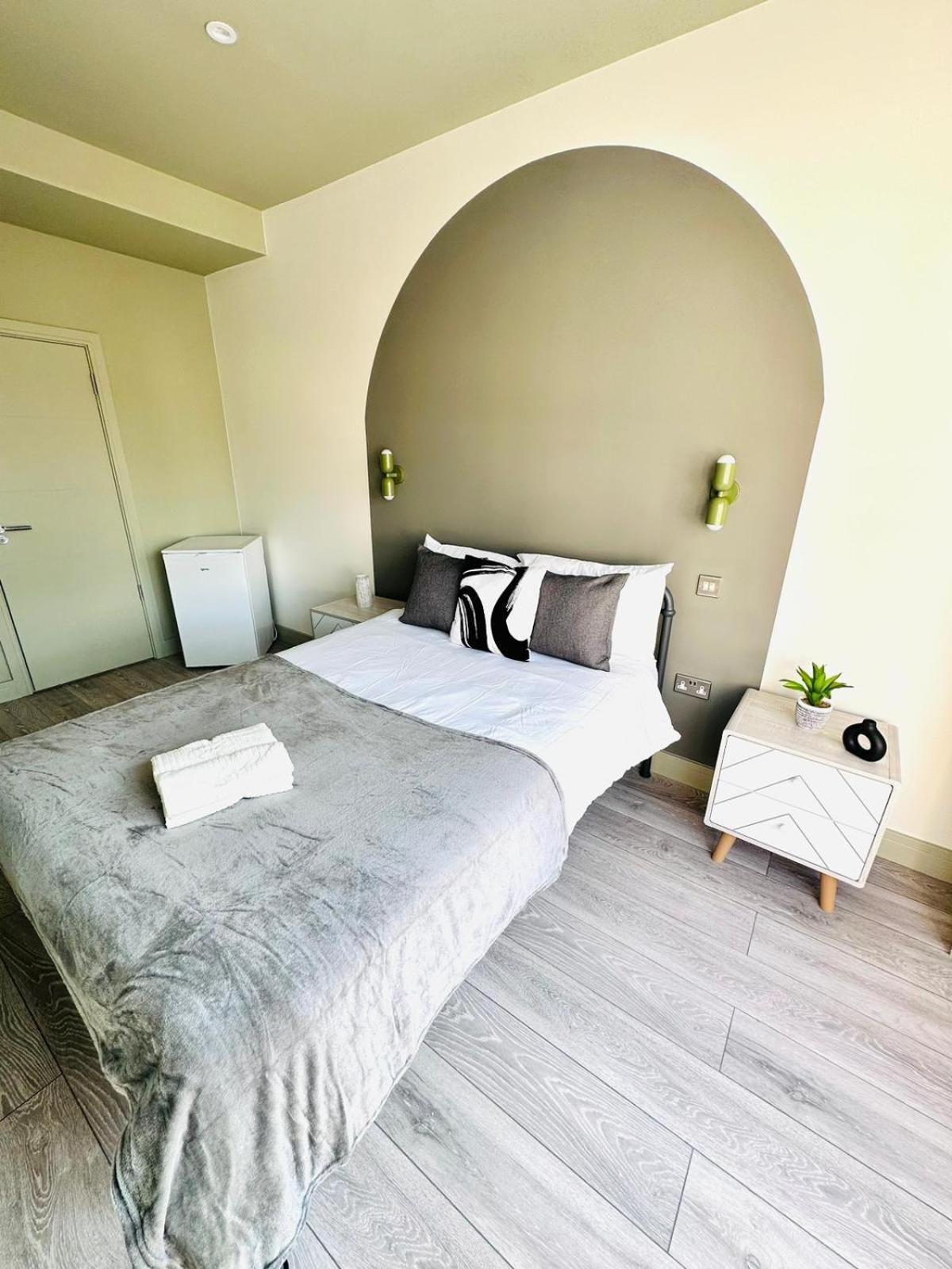 London Boutique Ensuite Room Like Hotel ภายนอก รูปภาพ