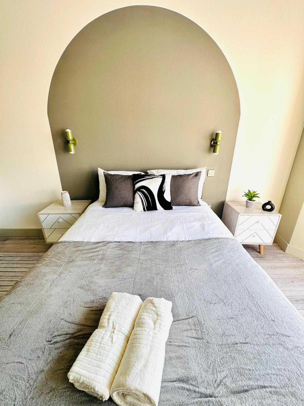 London Boutique Ensuite Room Like Hotel ภายนอก รูปภาพ