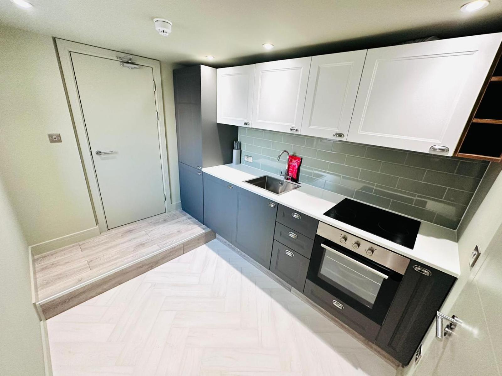 London Boutique Ensuite Room Like Hotel ภายนอก รูปภาพ