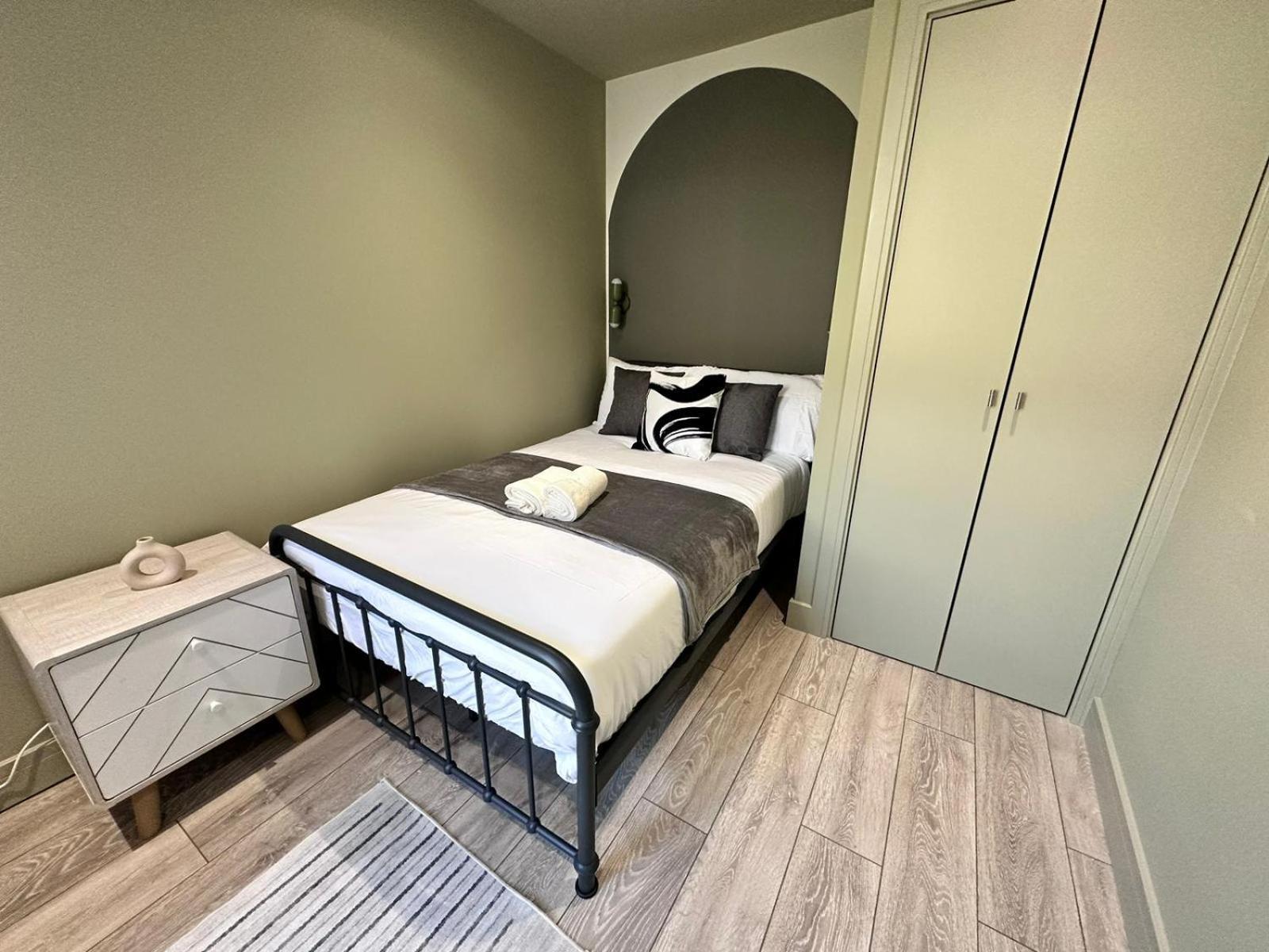 London Boutique Ensuite Room Like Hotel ภายนอก รูปภาพ