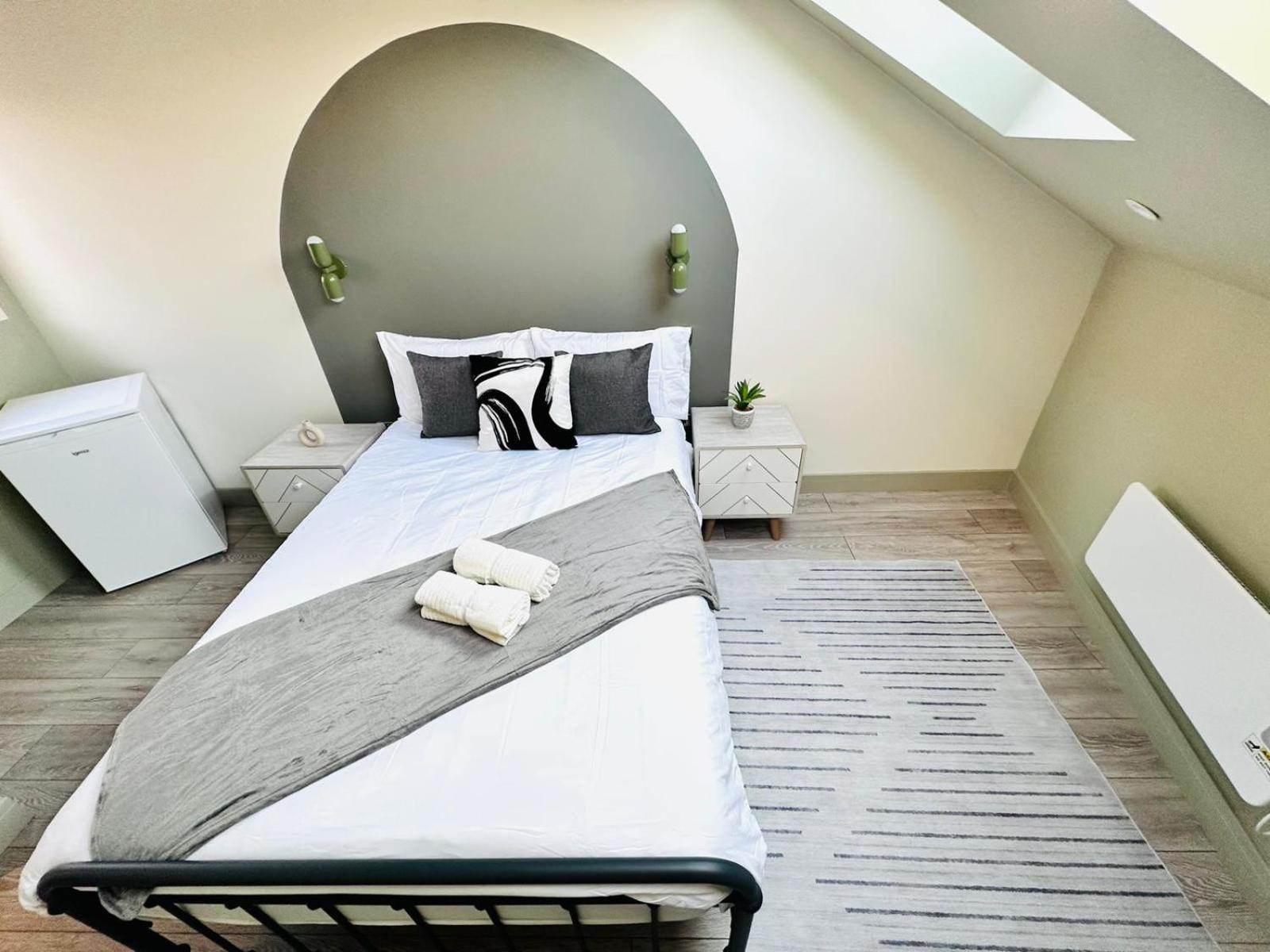 London Boutique Ensuite Room Like Hotel ภายนอก รูปภาพ