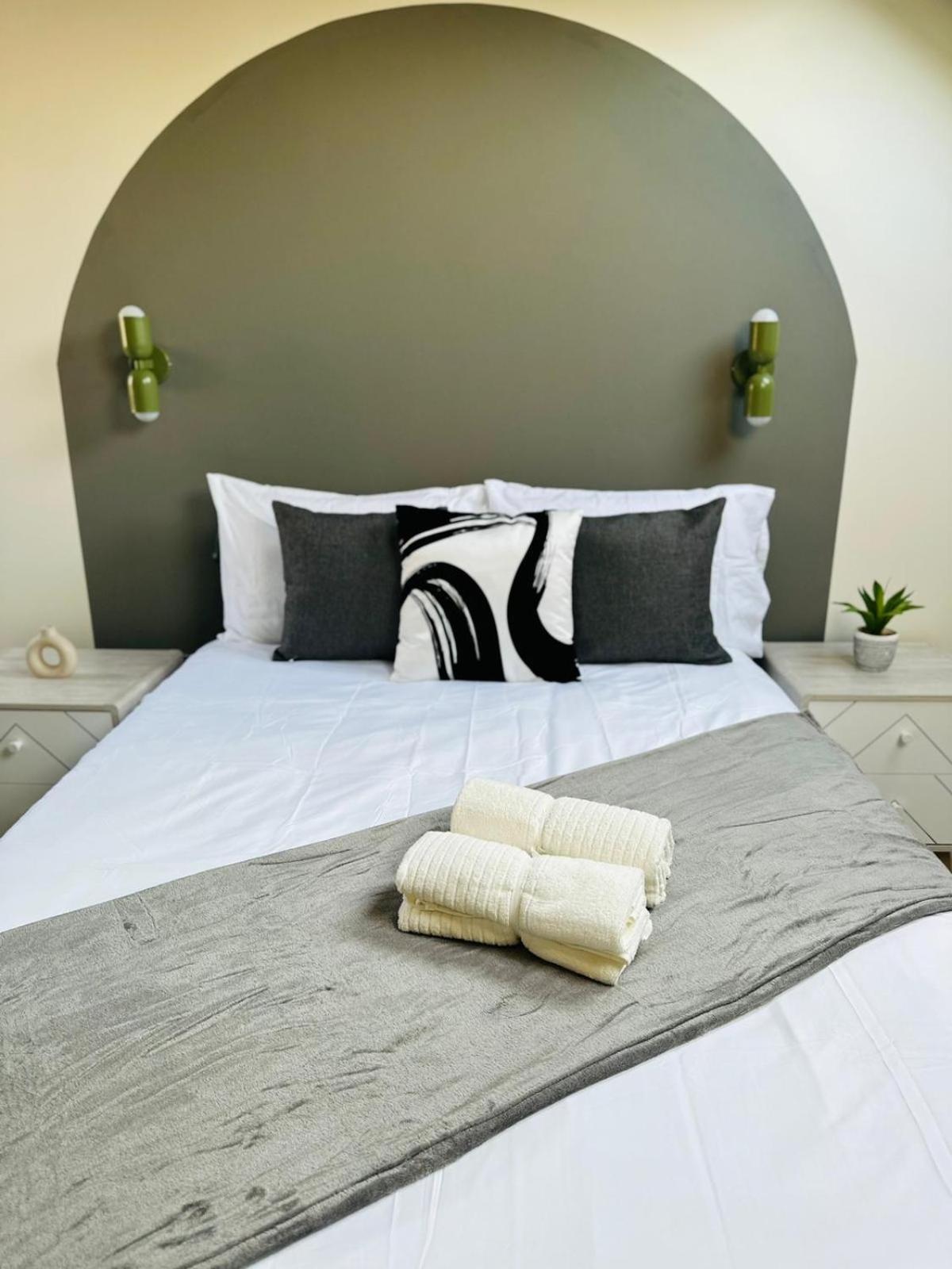London Boutique Ensuite Room Like Hotel ภายนอก รูปภาพ