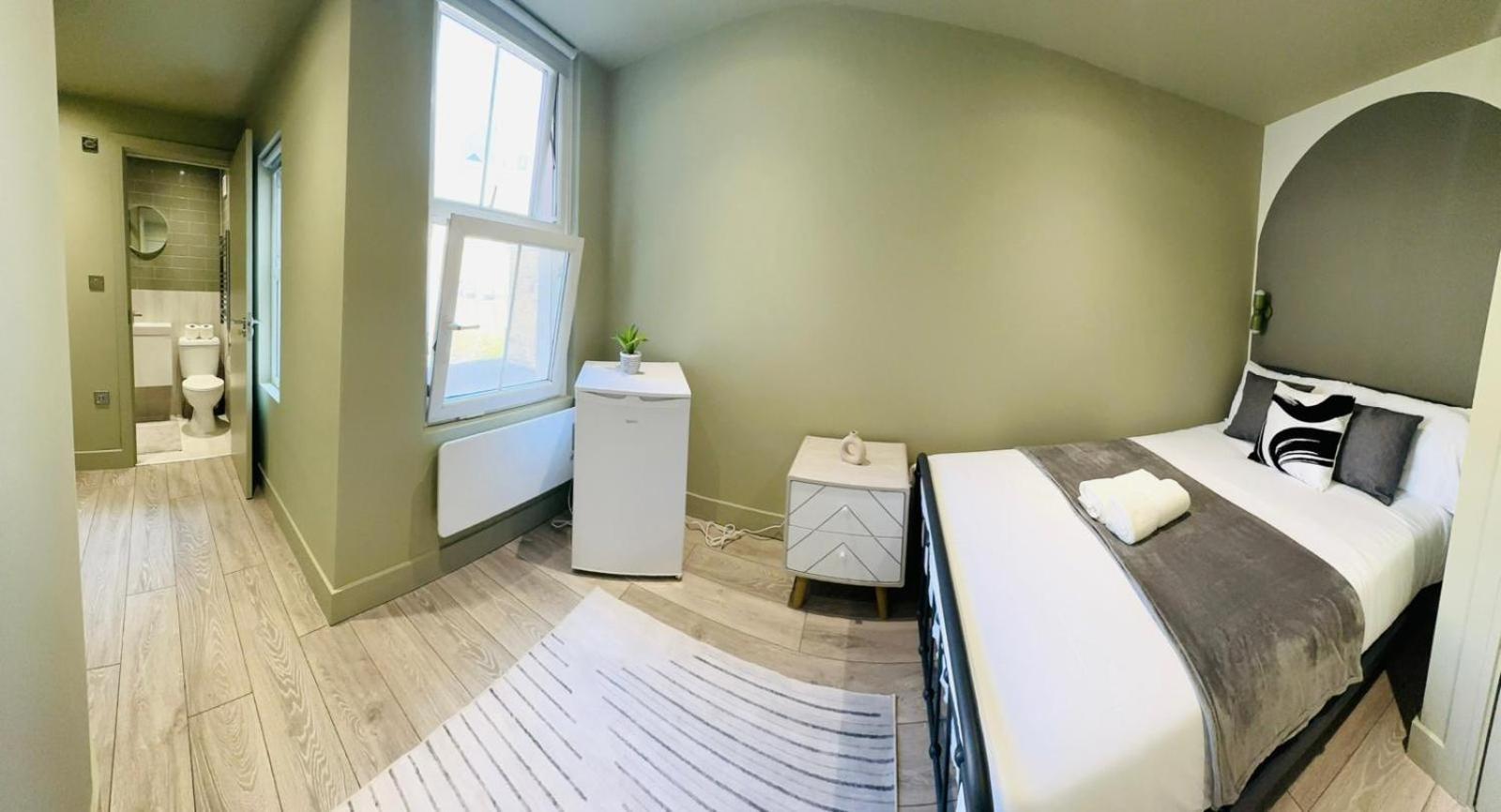 London Boutique Ensuite Room Like Hotel ภายนอก รูปภาพ