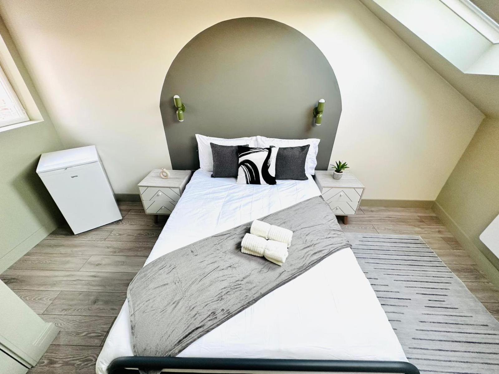 London Boutique Ensuite Room Like Hotel ภายนอก รูปภาพ
