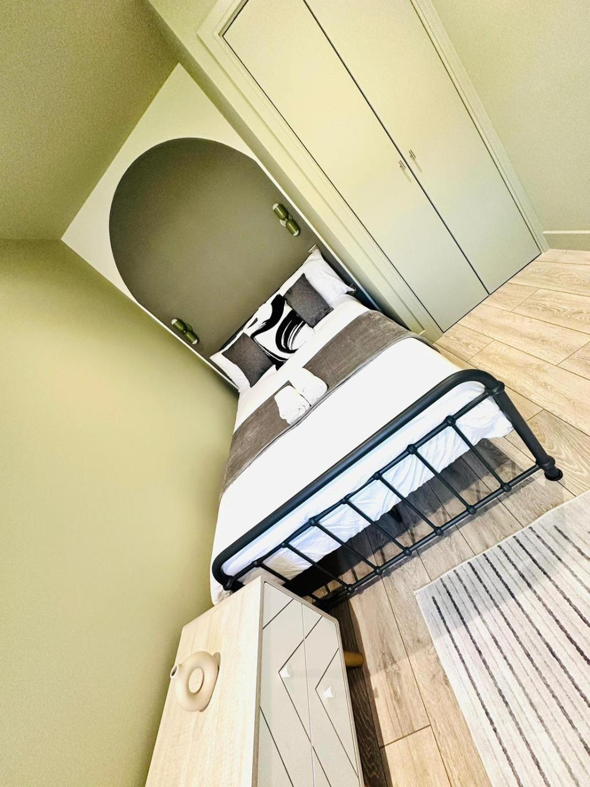 London Boutique Ensuite Room Like Hotel ภายนอก รูปภาพ