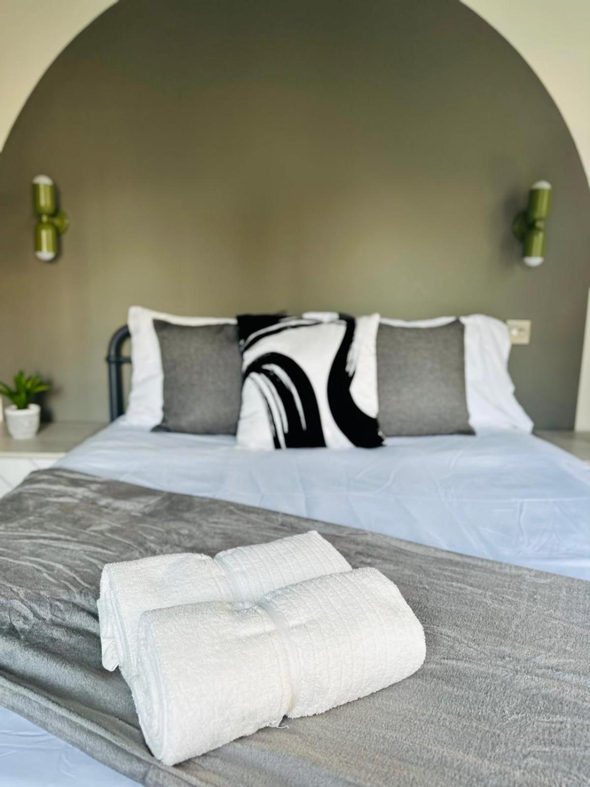 London Boutique Ensuite Room Like Hotel ภายนอก รูปภาพ