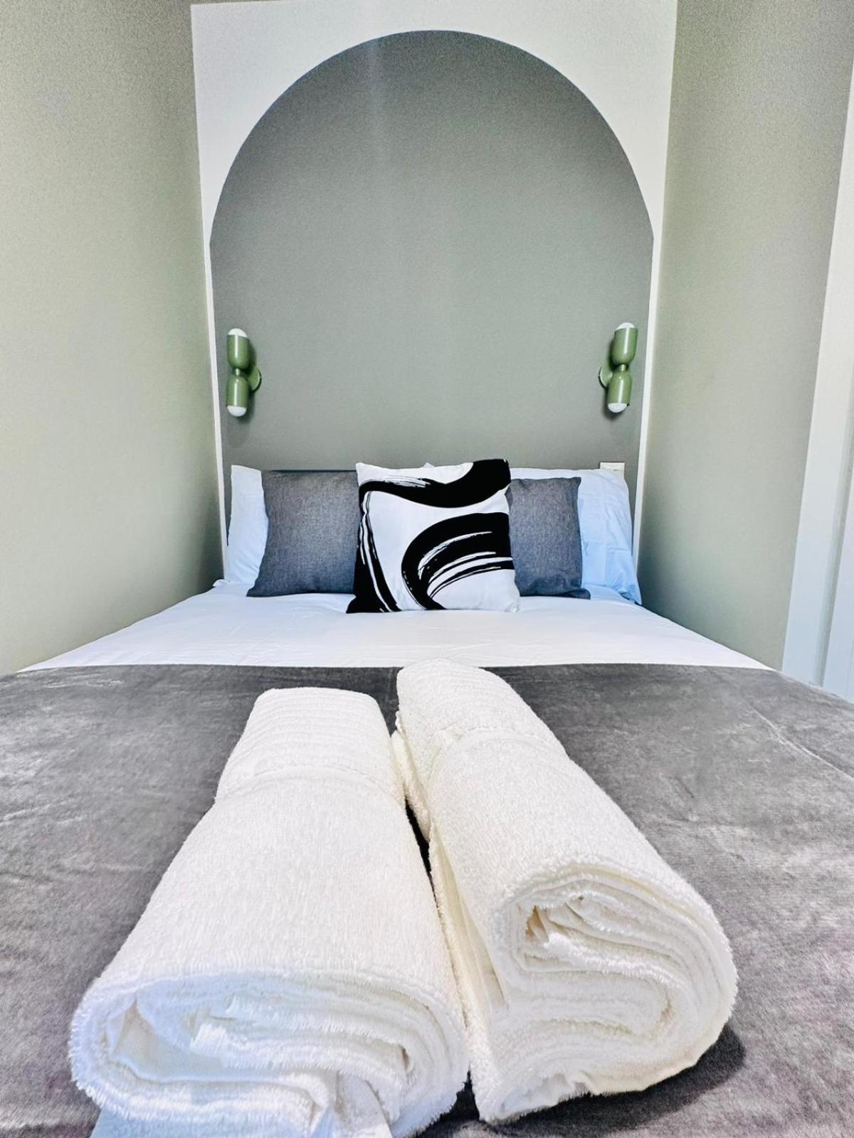 London Boutique Ensuite Room Like Hotel ภายนอก รูปภาพ
