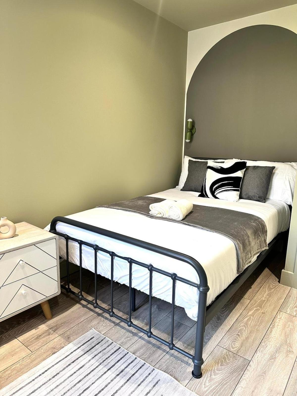 London Boutique Ensuite Room Like Hotel ภายนอก รูปภาพ